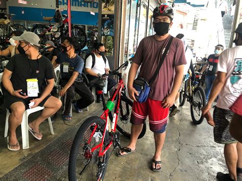 Bagets Biker Sa Sementeryo Pinoy Cyclist Public Masturbation.